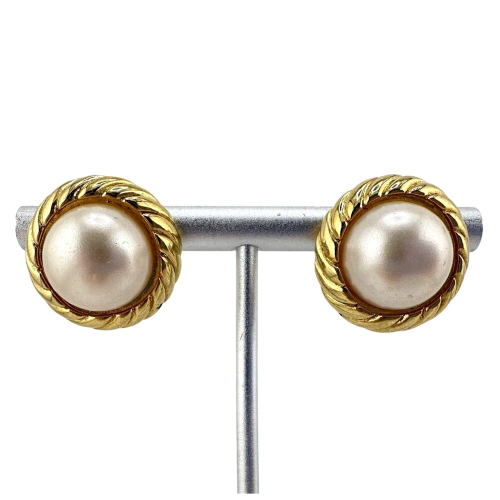 Vintage Richelieu Retro Faux Pearl Cabochon Rope Bezel Gold Tone  .75” Earrings